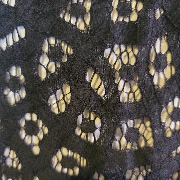 Loft Elegant Black Lace Women's Top - Picture 3 of 3